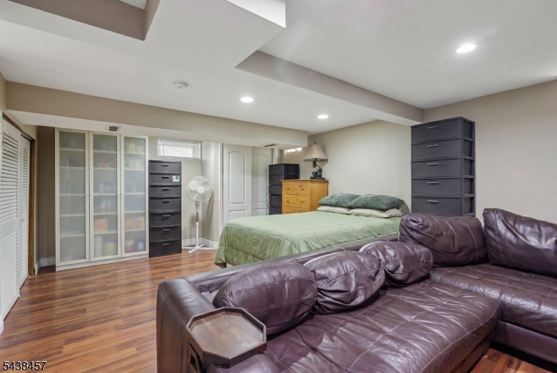1 Franklin Pl Property Photo 17