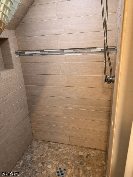 1 Franklin Pl Property Photo 19