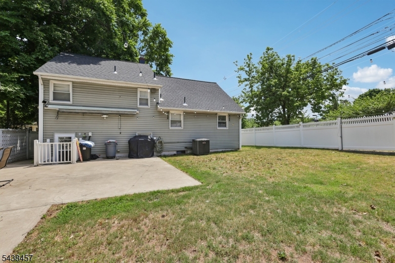 1 Franklin Pl Property Photo 21