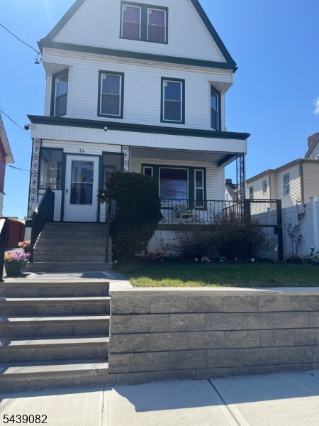 14 Helen Pl Property Photo 1