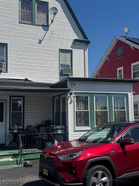 14 Helen Pl Property Photo 2
