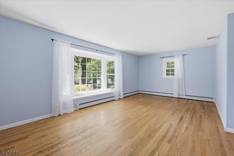 261 Eyland Ave Property Photo 8