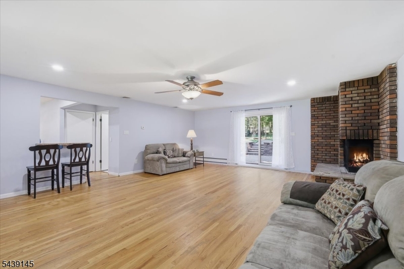 261 Eyland Ave Property Photo 22