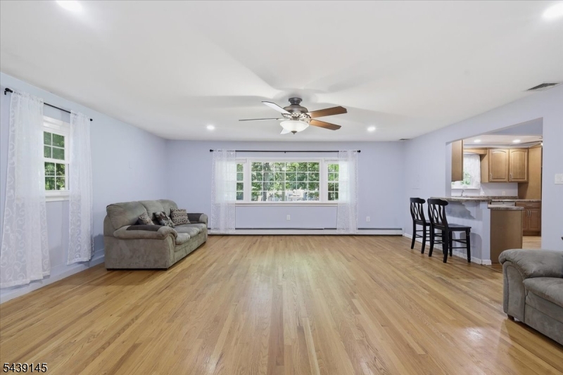 261 Eyland Ave Property Photo 23