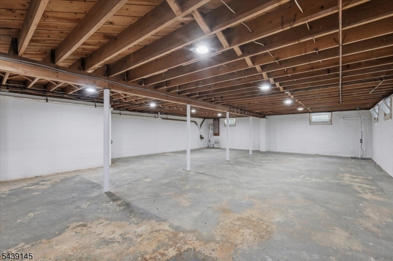 261 Eyland Ave Property Photo 27