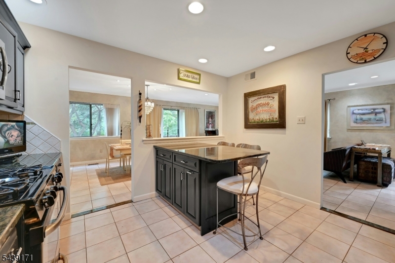 211 Yorktowne Ct Property Photo 4