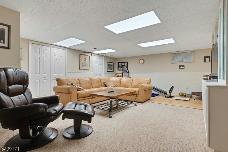 211 Yorktowne Ct Property Photo 16