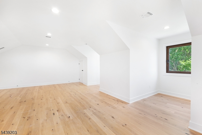 132 Warren St Property Photo 22