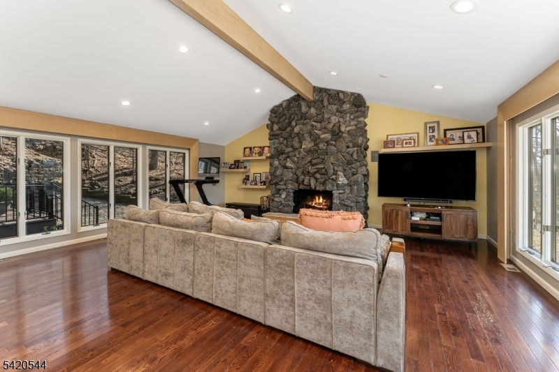 828 Star View Way Property Photo 9