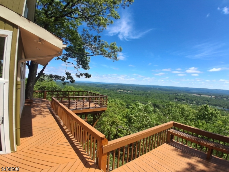 20 Upper Mountain Rd Property Photo 1