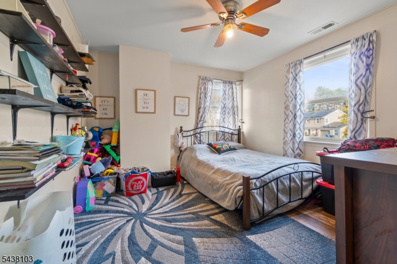10 Bently Ln Property Photo 6