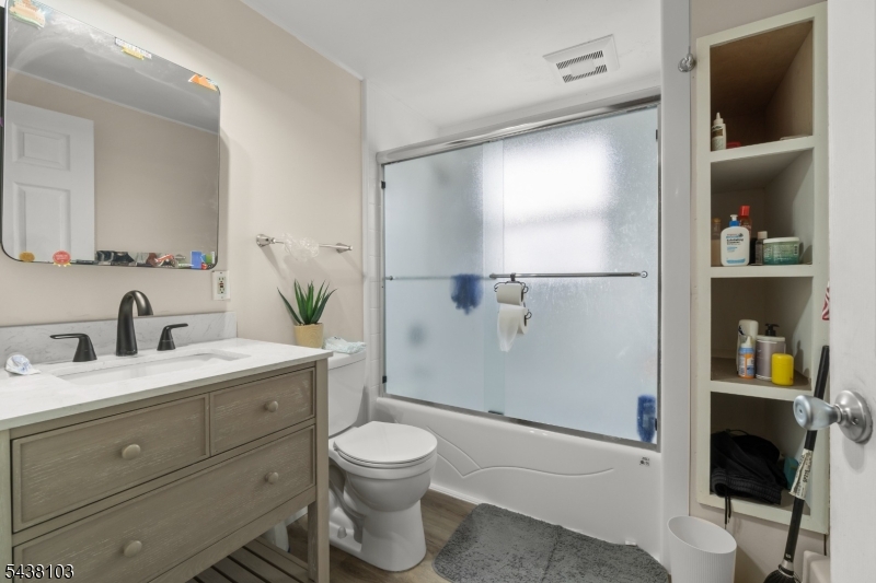 10 Bently Ln Property Photo 7