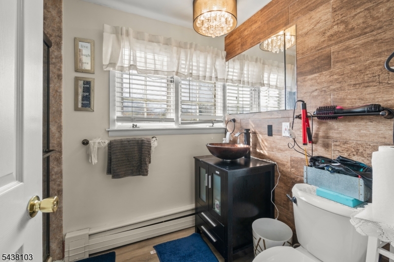 10 Bently Ln Property Photo 8