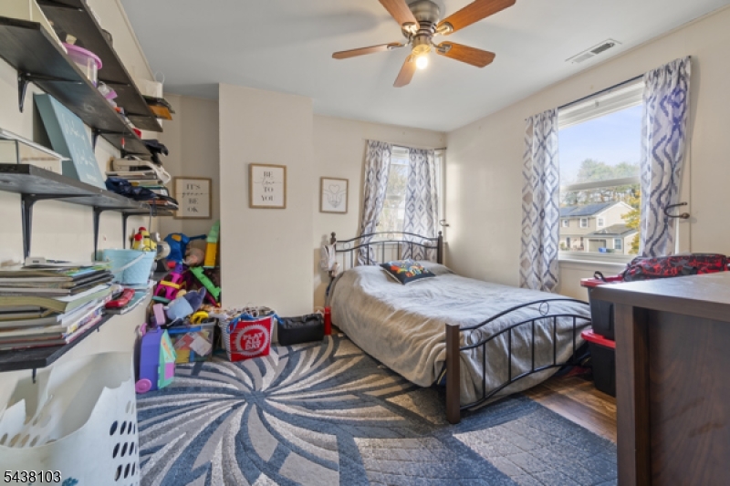 10 Bently Ln Property Photo 16