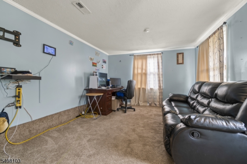 10 Bently Ln Property Photo 18