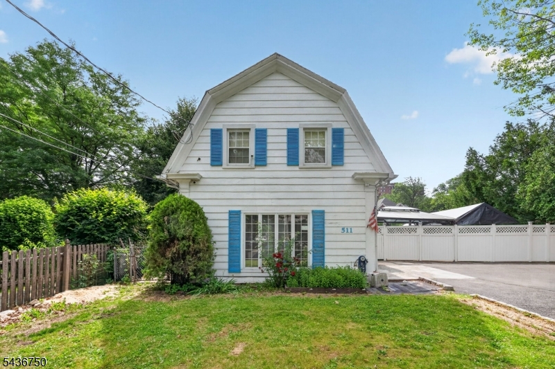 509 Ridge St Property Photo 3