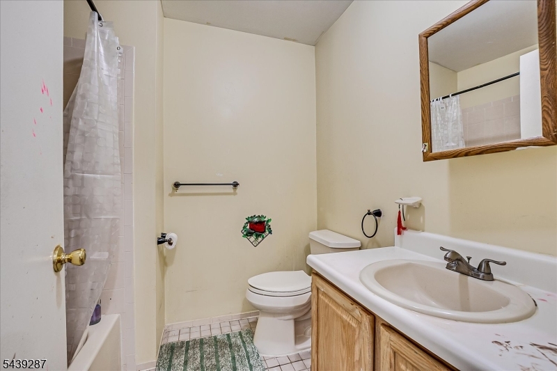 1702 Amanda Ct Property Photo 8