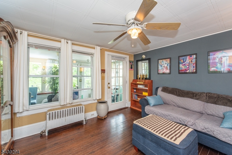 133 Woodside Ave Property Photo 7