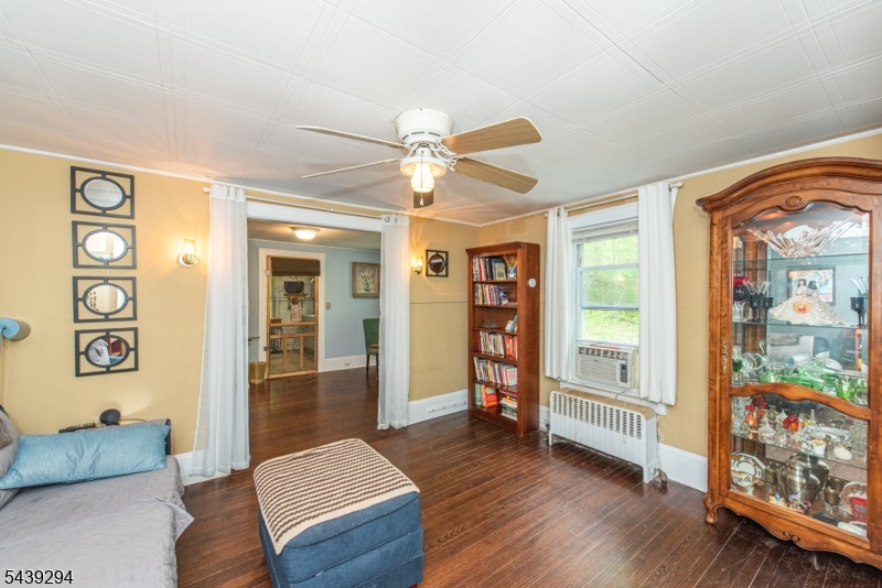 133 Woodside Ave Property Photo 8