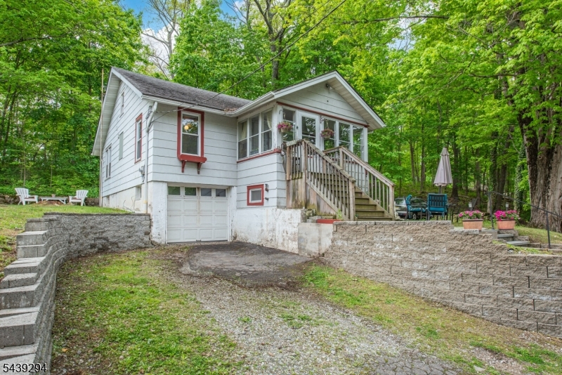 133 Woodside Ave Property Photo 18