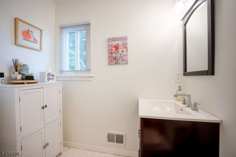 132 Longacre Ct Property Photo 10