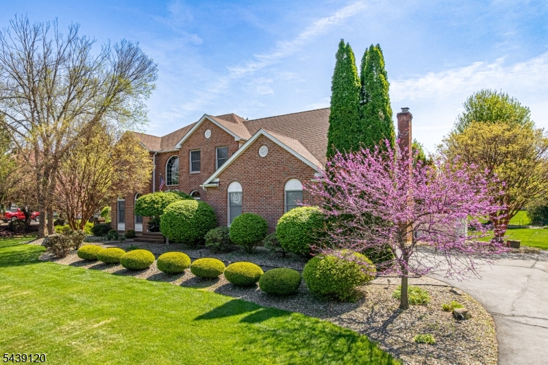 106 Stone Crossing Property Photo 1