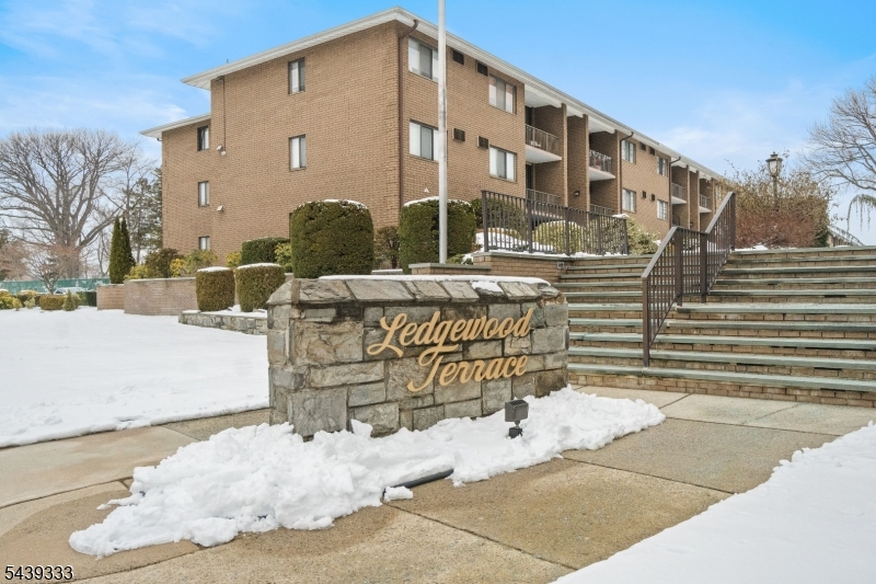 468 Liberty St, Unit 101 101 Property Photo 2