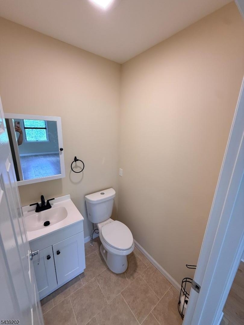 48 Ringwood Ave B Property Photo 6