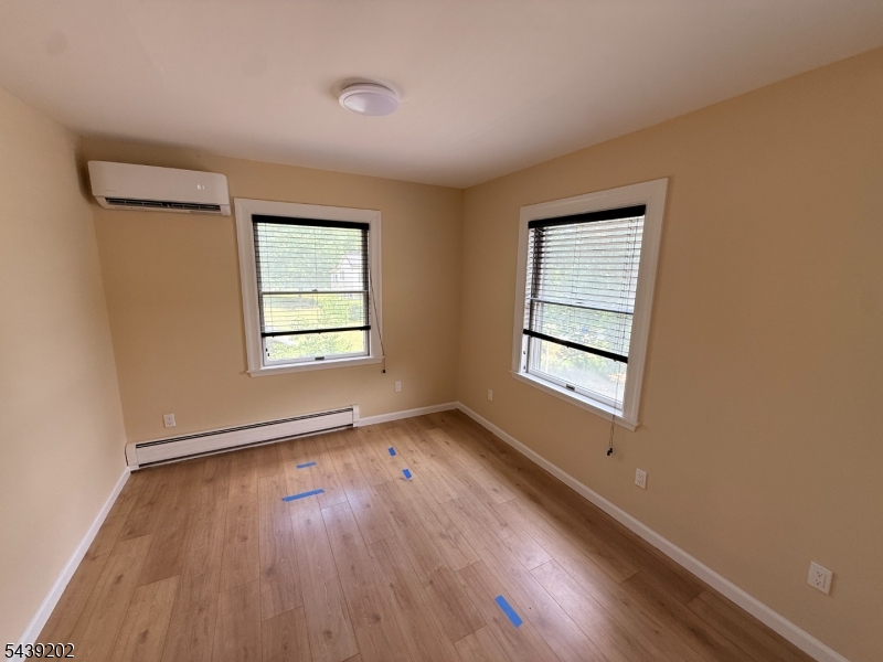 48 Ringwood Ave B Property Photo 10