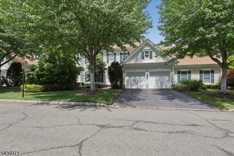122 White Pine Ct Property Photo 1