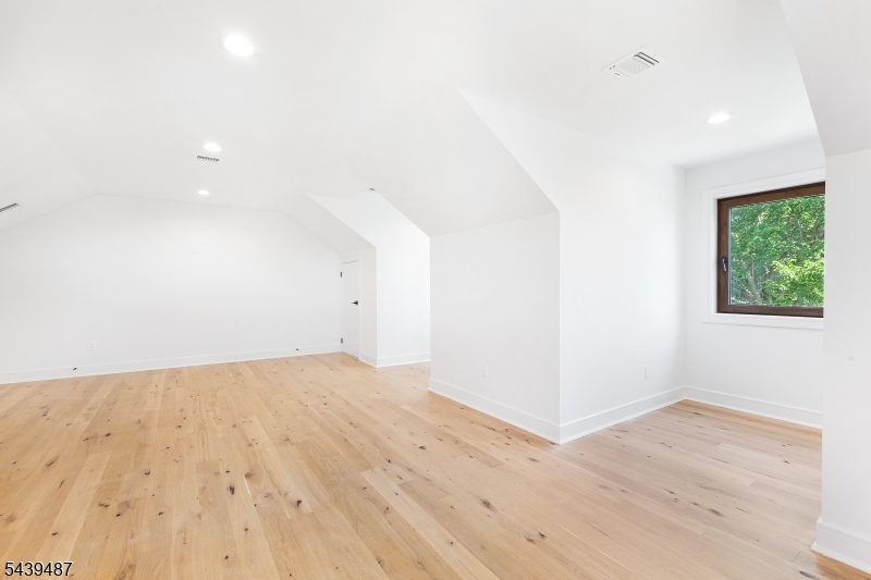 130 Warren St Property Photo 22