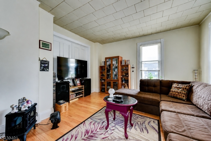 185 W Cliff St Property Photo 10