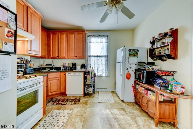 185 W Cliff St Property Photo 11