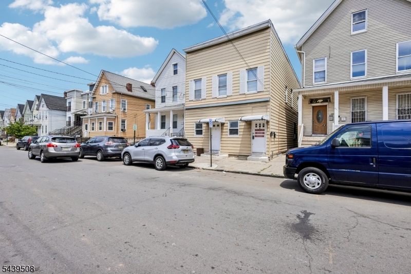523 Franklin St Property Photo 2
