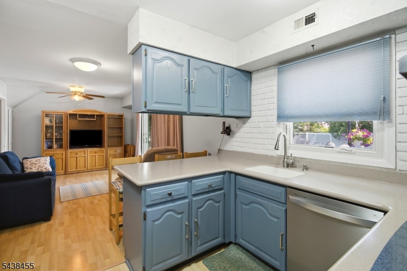 13 Abbott Rd Property Photo 15