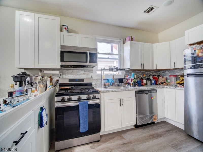 271 Washington St Property Photo 19