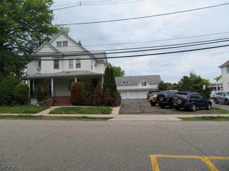 12 Bergen St Property Photo 3