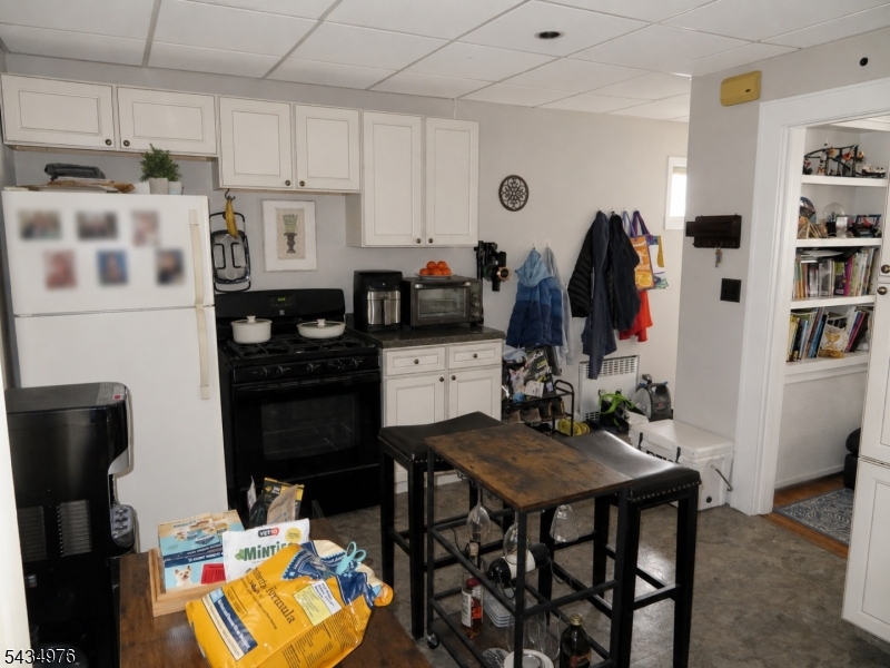 12 Bergen St Property Photo 11