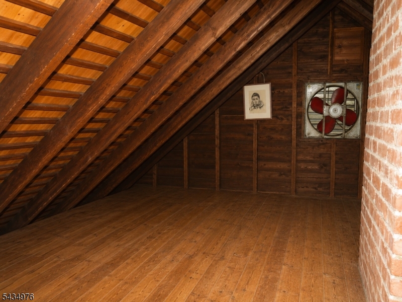 12 Bergen St Property Photo 28