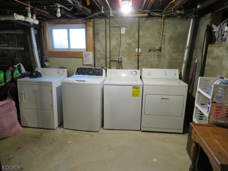 12 Bergen St Property Photo 30