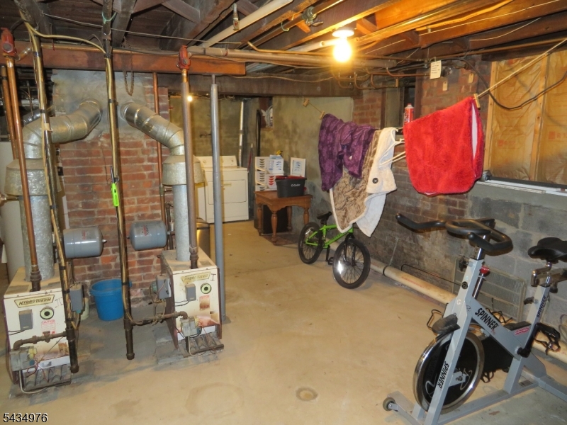 12 Bergen St Property Photo 36