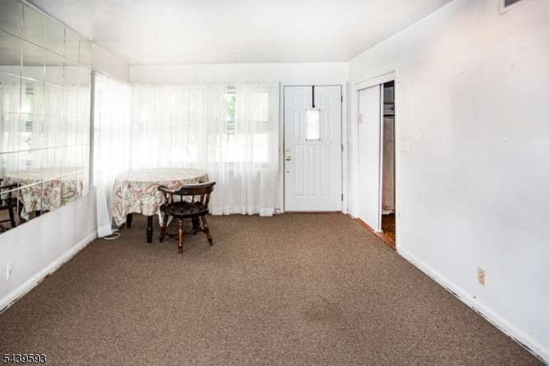 4 Beverly Rd Property Photo 9