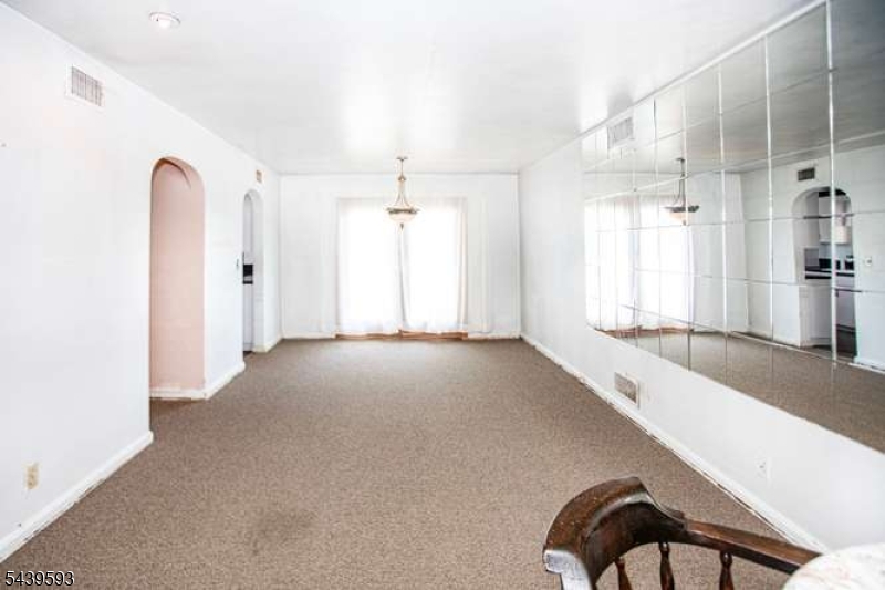 4 Beverly Rd Property Photo 11