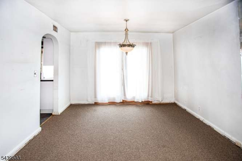 4 Beverly Rd Property Photo 12