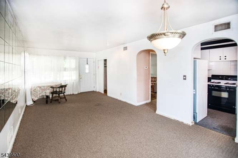 4 Beverly Rd Property Photo 14