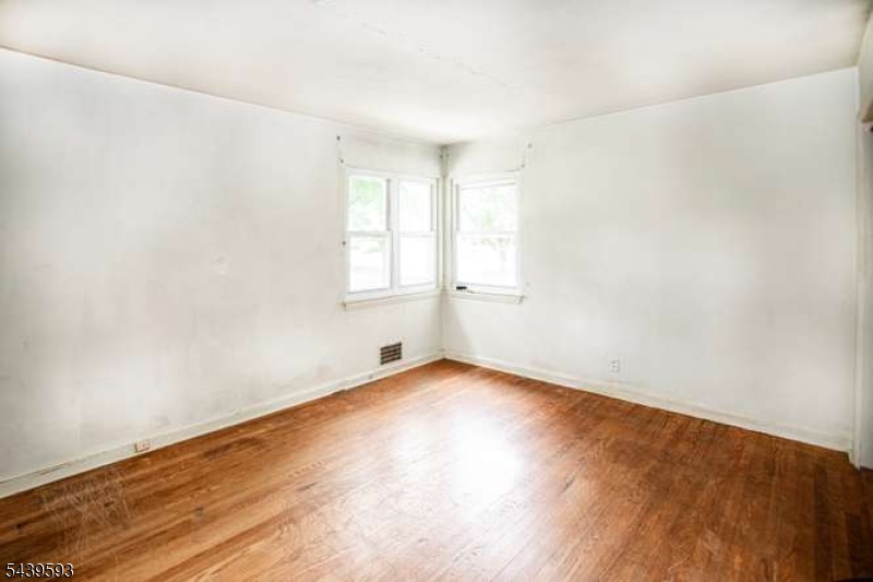 4 Beverly Rd Property Photo 21