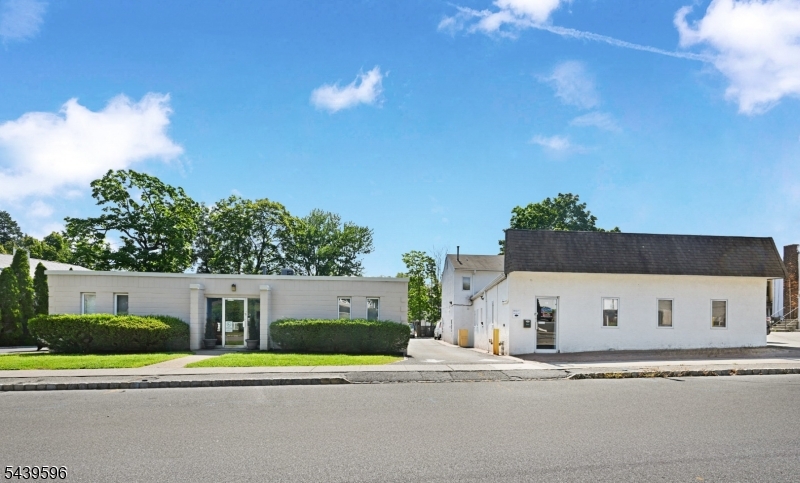 15 Rockland Ter Property Photo 2