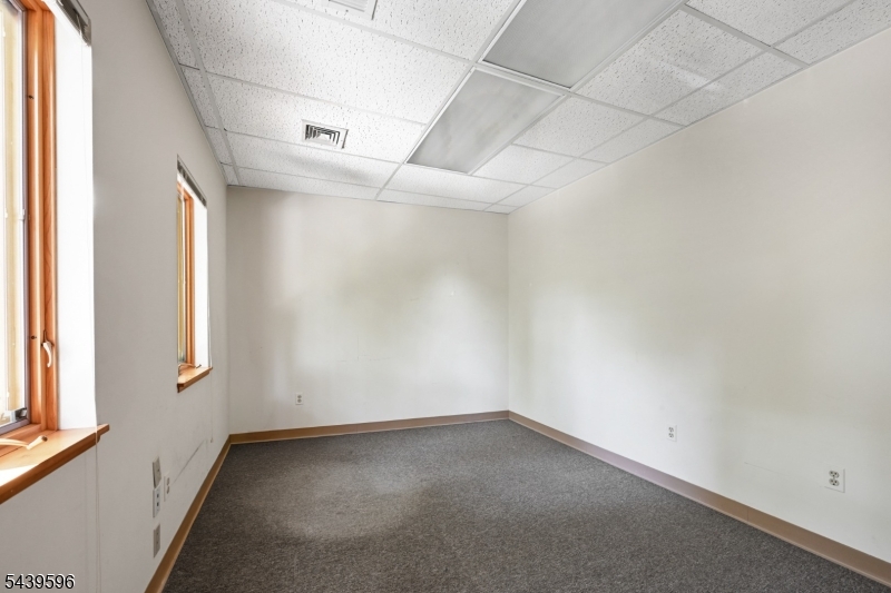 15 Rockland Ter Property Photo 4