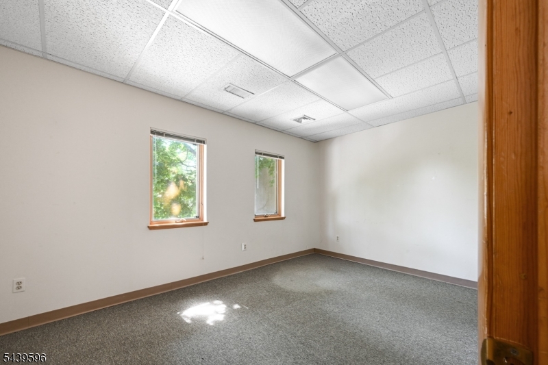 15 Rockland Ter Property Photo 5