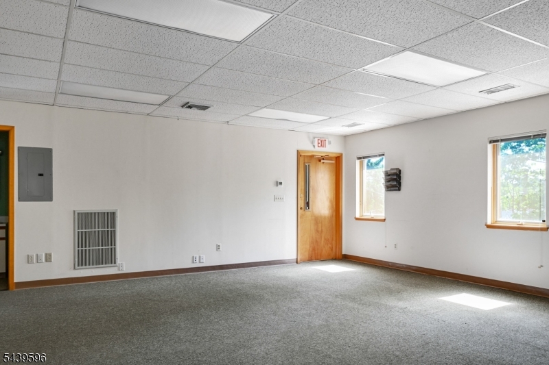 15 Rockland Ter Property Photo 7